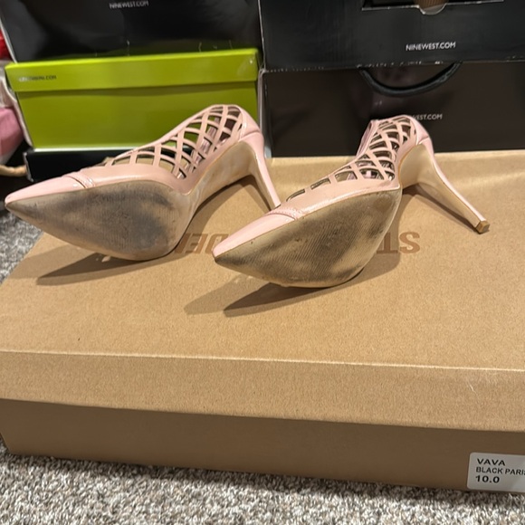 Pink Nine West pumps. Size 10 - Picture 3 of 4